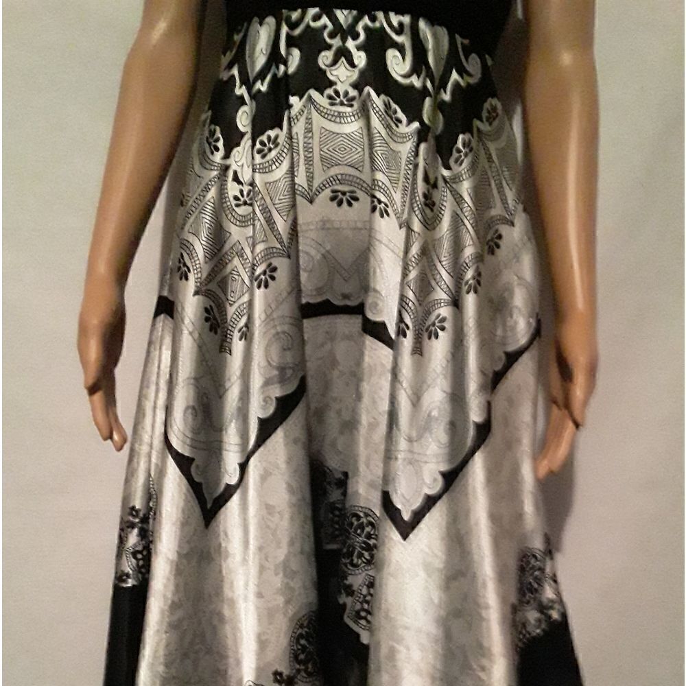 Melrose Black and Silver Handkerchief Dress Signature by Sangria Size 2 Like New - Picture 3 of 7